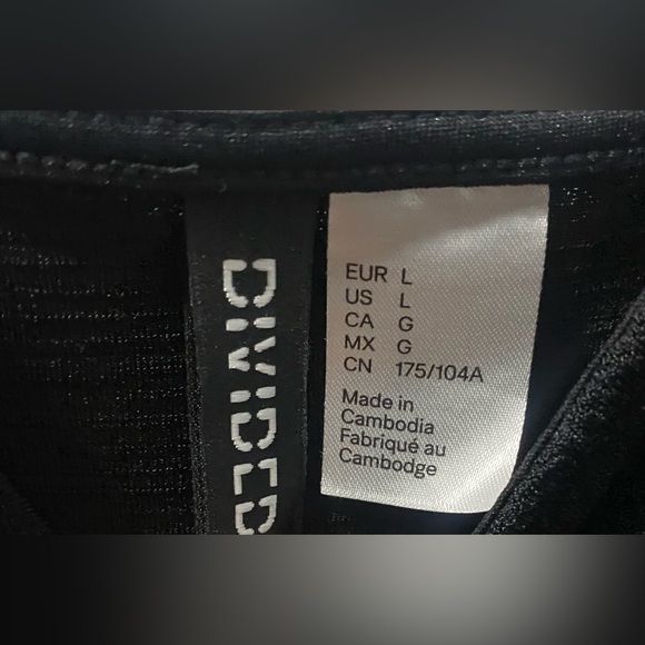 H&M - Picture 2 of 3